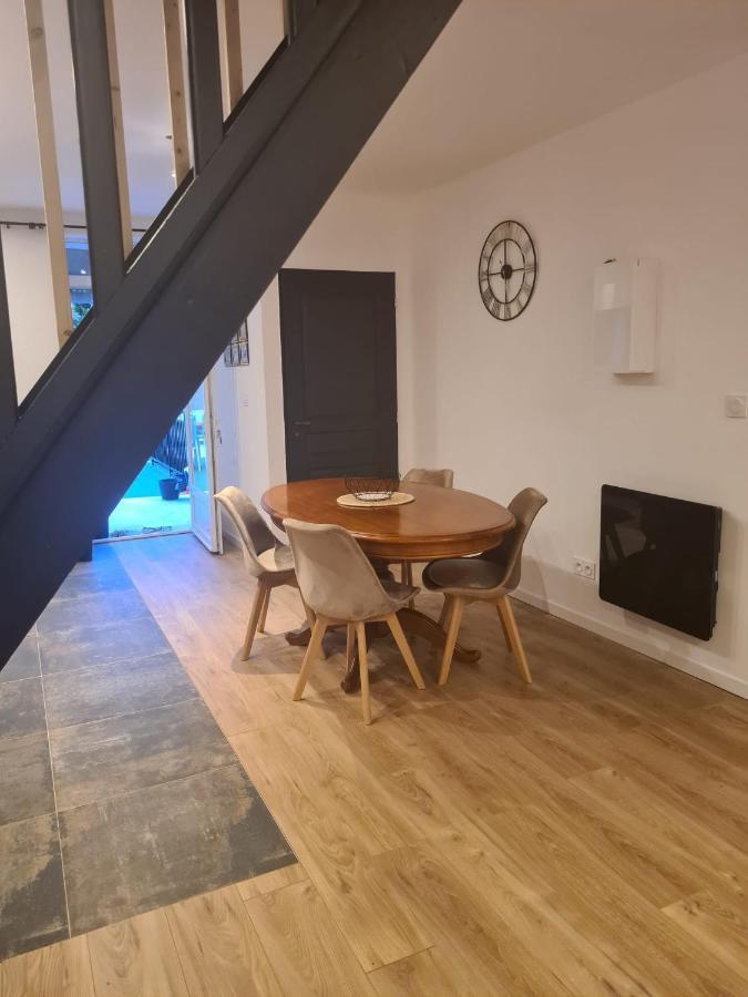 Magnifique Appartement Avec Terrasse Besseges Esterno foto